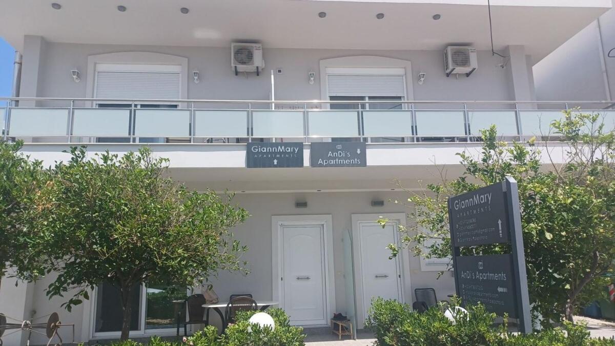 Giannmary Daire Palaiochora Dış mekan fotoğraf